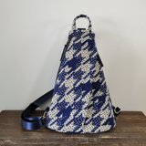 ハウンドトゥースのジャガード織り　ボディバッグ