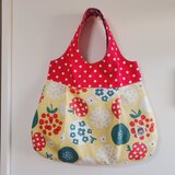 ギャザー切替えラウンド型トートバッグ(北欧フルーツ×ドット柄)