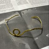 真鍮　槌目ブレスレット「かろやかに」