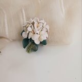 染め布花＊すみれの花束コサージュ・ベージュ