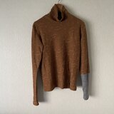 変り織切替え長袖タートルカットソー　からし×グレーＦ