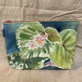 手描き染のポーチ　秋海棠の花