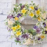 ふんわりと　水仙とちいさなすみれのリース　：春リース　すみれ　白　黄色　むらさき　