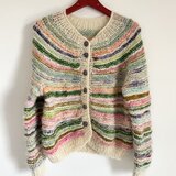 手紡ぎ毛糸で編んだカーディガン