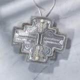 変形クロスのオーナメント No.1｜グレー×シルバー｜ビーズ刺繍×サテン｜一点物・個性的・クリスマスにも