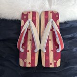 M 赤金 水玉の四角い下駄 三味右近のコピー