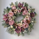 クリスマスローズとバラの冬リース