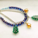 クリスマスツリーとベルが揺れるチェコビーズブレスレット