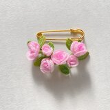 バラのカブトピン・レース編み