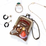 小さなビーズ刺繍のがま口 No.84｜キャメル×ウール｜ネックレス・バッグチャームにも｜アクセサリーケース｜一点物