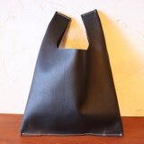 柔らか肉厚レザーのノットバッグ&ポーチ（ブラック）折りたためて大容量11222のコピー