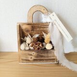 ウッドショッパーズバッグのドライフラワーアレンジ　デザインB