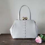 ★受注制作★シュリンクレザーのハンドバッグ（アイスグレー）