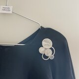 【２個ｾｯﾄ  縁ーenー】手刺繍　軽いつけ心地のブローチ  LホワイトとSシルバーb012