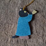 革オーナメント　角笛吹く猫　エメラルド