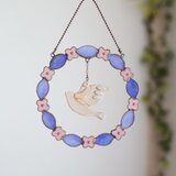 ピンクの小花のリースと小鳥　✤ ＜ステンドグラス＞ ✤