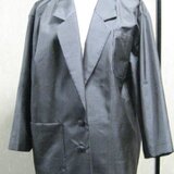 大島からの布遊館の定番のテイラー襟のジャケットです。