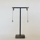 しずくパールイヤリング〈ポール〉