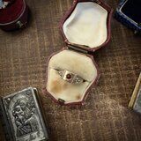 270 アンティーク　可憐な星の彫金　9ctゴールドリング