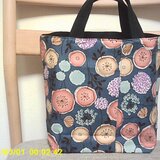 オックス北欧調まる花の布合わせトートバック