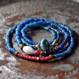 ナガ族アンティークビーズとアフリカ出土瑪瑙、金赤ホワイトハーツ、oldオリッサブラスのネックレス（ターコイズ留め金）