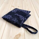 持ち手付き　花柄刺繍　携帯ティッシュケース　箱ティッシュから詰替え　吊り下げ　フォーマル　黒　537