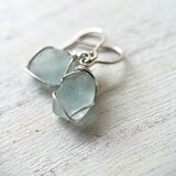 《Silver925》海の雫 水色シーグラスが揺れるフックピアス