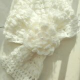 【今年の新作】マフラー コサージュ ショート ループ パール 白 ホワイト 手編み 編み物 編み