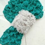 【お客様の声から生まれた】マフラー ファー ループ ショート バタフライ 花 柄 模様 エメラルド 手編み 編み物 編み