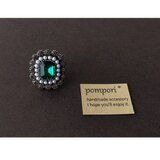 ビクトリア調ビジューブローチ