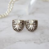 《セレモニーコーデに》上品クリスタルとパールのビーズ刺繍イヤリング｜卒業式・入学式・プレゼントにものコピー