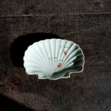 貝殻の形状◆2匹の赤い海老。時代物　青磁金彩変形皿　刺身皿　古民家　antiques 大正〜昭和初期