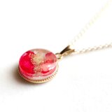 レジンアート　ラウンドペンダント〈恋という迷路〉