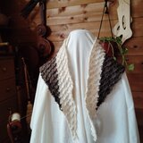 手紡ぎコットンの三角ストール（ダークブラウン色）