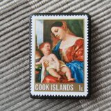 クック諸島　「ラファエロ」クリスマス切手ブローチ10694