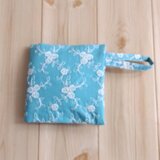 持ち手付き　 薔薇柄刺繍　携帯ティッシュケース　箱ティッシュから詰替え　吊り下げ　ペーパータオルケース　アクアターコイズ　544