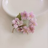 染め布花＊さくらのリースブローチ