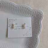 【人気】14kgf 凸凹淡水ケシパールの小さいピアス