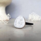 TH-102｜美濃焼ヴィンテージタイルのヘアゴム《雪景色柄・レザー仕上げ》