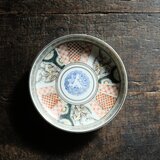 縁の雷文繋ぎも可愛い◆菊と松竹梅。瀬戸焼　花文色絵青粒金彩中皿　骨董/antiques 大正期