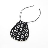 アフリカ布の巾着袋（ モノクロ フラワー ）インナーバッグ / 小物入れ / コップ袋 / 内袋