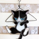 ハンガーにぶーらぶーら猫さん／青目