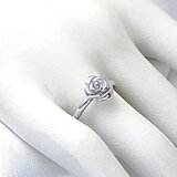 ホワイトローズ｛薔薇｝のリング・シルバー製【主張しすぎない程よいサイズ。】