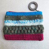 手編みカラフルボーダーニットポーチ(グリーン＆ブルー）