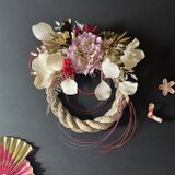 2026年★ラベンダー色のダリアとユーカリのお正月飾り　しめ飾り　お正月飾り　しめ縄飾り　ダリア　ラッピング無料　ユーカリ　水引