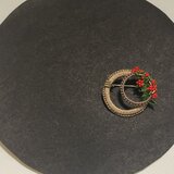 【南天　手刺繍のブローチ】