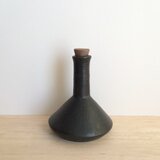 フラスコ型一輪挿し（三角・黒）