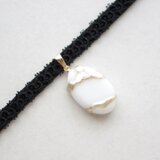 【受注製作】レジンアート　楕円モチーフとタティングレースとベルベットリボンのチョーカー〈ホワイトスノー〉