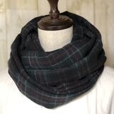 メチャ軽❣️ピュアウールガーゼ二重巻きスヌード❤️クラシカルタータンチェック（黒緑×黒）