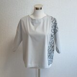 アシンメトリーな遊び心、グレージュ×ニュアンス柄の切り替えトップス　05　レディース　ゆったりM